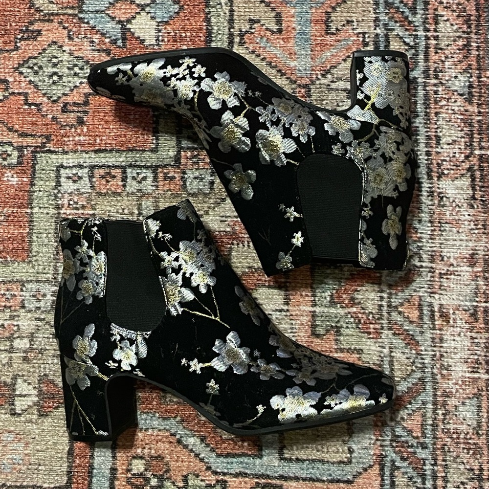 Anne Klein Ankle Boots